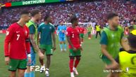 Bizarna situacija na EURO: Redar "pokosio" napadača Portugala zbog klinca koji je hteo fotografiju sa Ronaldom
