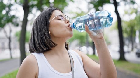 voda, plastična flaša, flaširana voda, vrućina voda, plastična flaša, flaširana voda, vrućina
