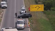 Žestok sudar u blizini auto-puta kod Čačka: Staklo i delovi vozila razbacani svuda po putu