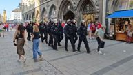 Policija dovela i pojačanje zbog Srba: Pogledajte koliko žandara stiže u centar Minhena gde je viđena frka!