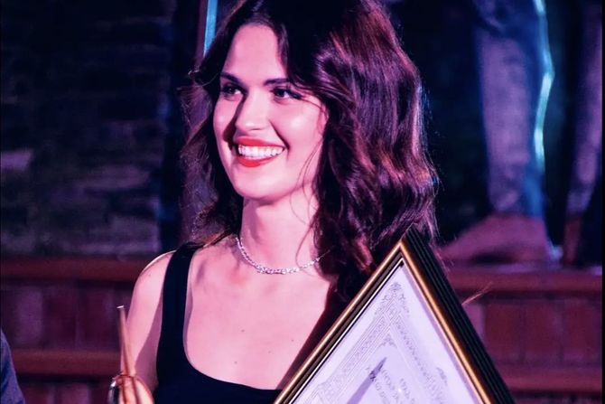 Staša Nikolić Staša Nikolić
