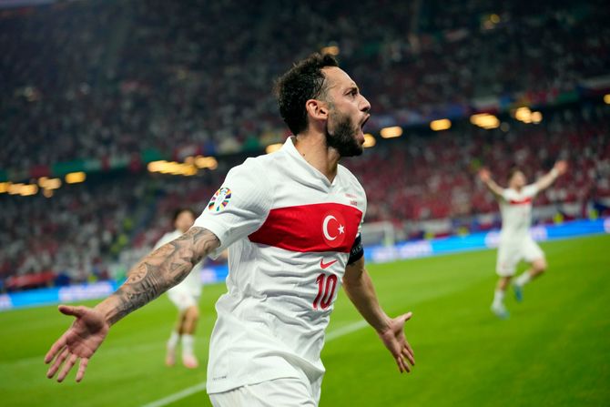 Hakan Čalhanoglu Euro 2024 Češka - Turska