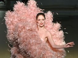 Revija Čenej Čan, Nedelja mode u Parizu