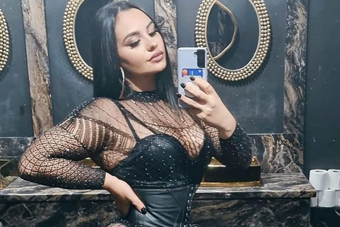 Linda De Sousa Abreu Linda De Sousa Abreu