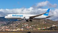 Dreamliner Air Europe nad Atlantikom uleteo u jake turbulencije: Povređeno 30 osoba
