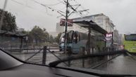 Vozač autobusa udario u stub rasvete u Beogradu: Popucala sva stakla, prednji kraj ulubljen