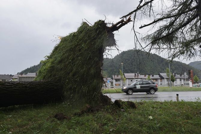 Slovenija nevreme poplave