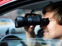 Progonitelj, čovek u kolima