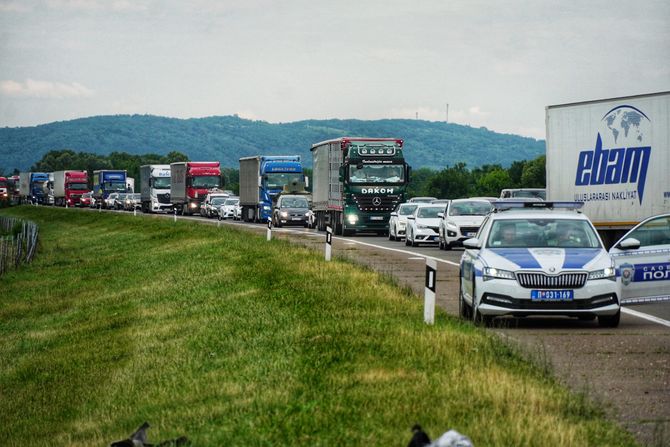 Saobraćajna nesreća Autoput E 75 Jagodina automobil