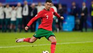 Ronaldo ima najlepše muške noge na svetu, ali šta je ovo na njegovim stopalima? Meneken i van terena