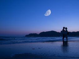 ljubav, ljubavni par, horoskop, zodijak, plaža, zaljubljeni par, mesec