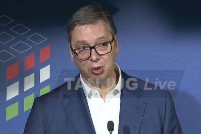 aleksandar vučić, ambasade mađarske