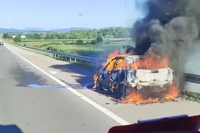 Auto, vatra, autoput, Ćuprija