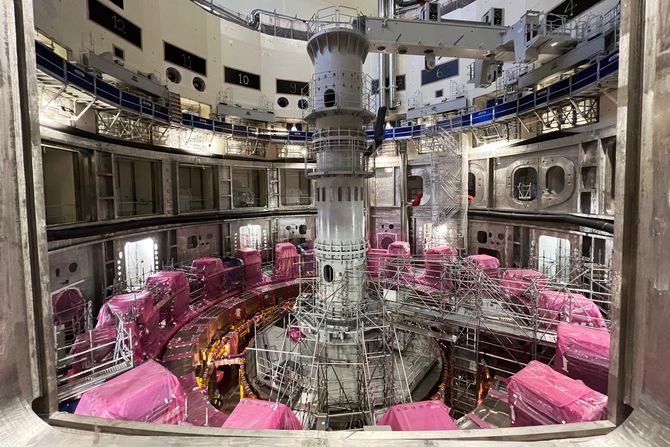 ITER reaktor tokamak fuzija