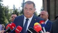 Prvo oglašavanje Dodika nakon složene operacije u Beogradu