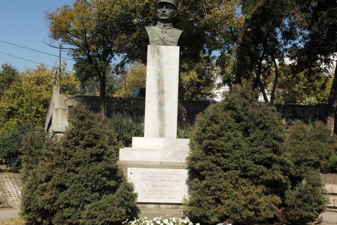 spomenik Luj Franša d’Eperea u Beogradu spomenik Luj Franša d’Eperea u Beogradu