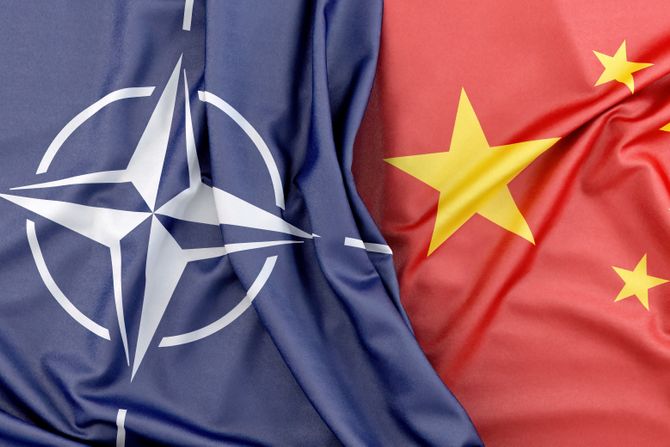 NATO , Kina zastava zastave