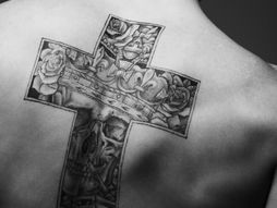 Tetovaža krsta