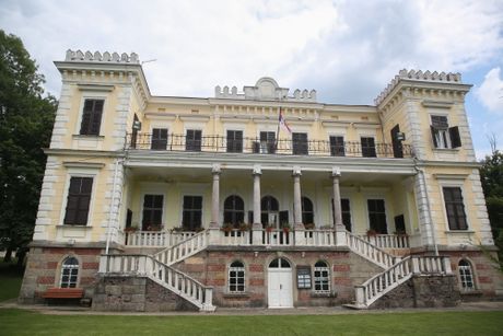 Zamak kulture, Vrnjačka Banja Zamak kulture, Vrnjačka Banja