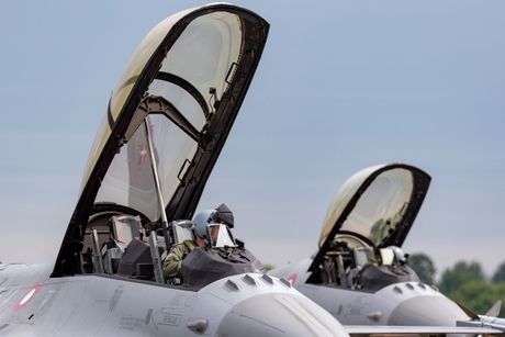F-16 za Ukrajinu F-16 za Ukrajinu