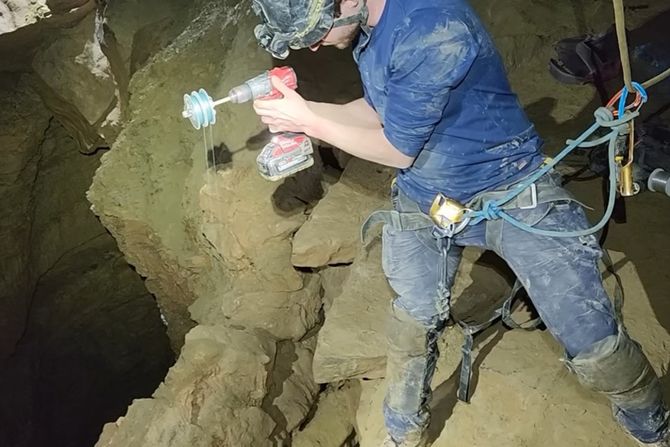 kamera u jami kamera u jami