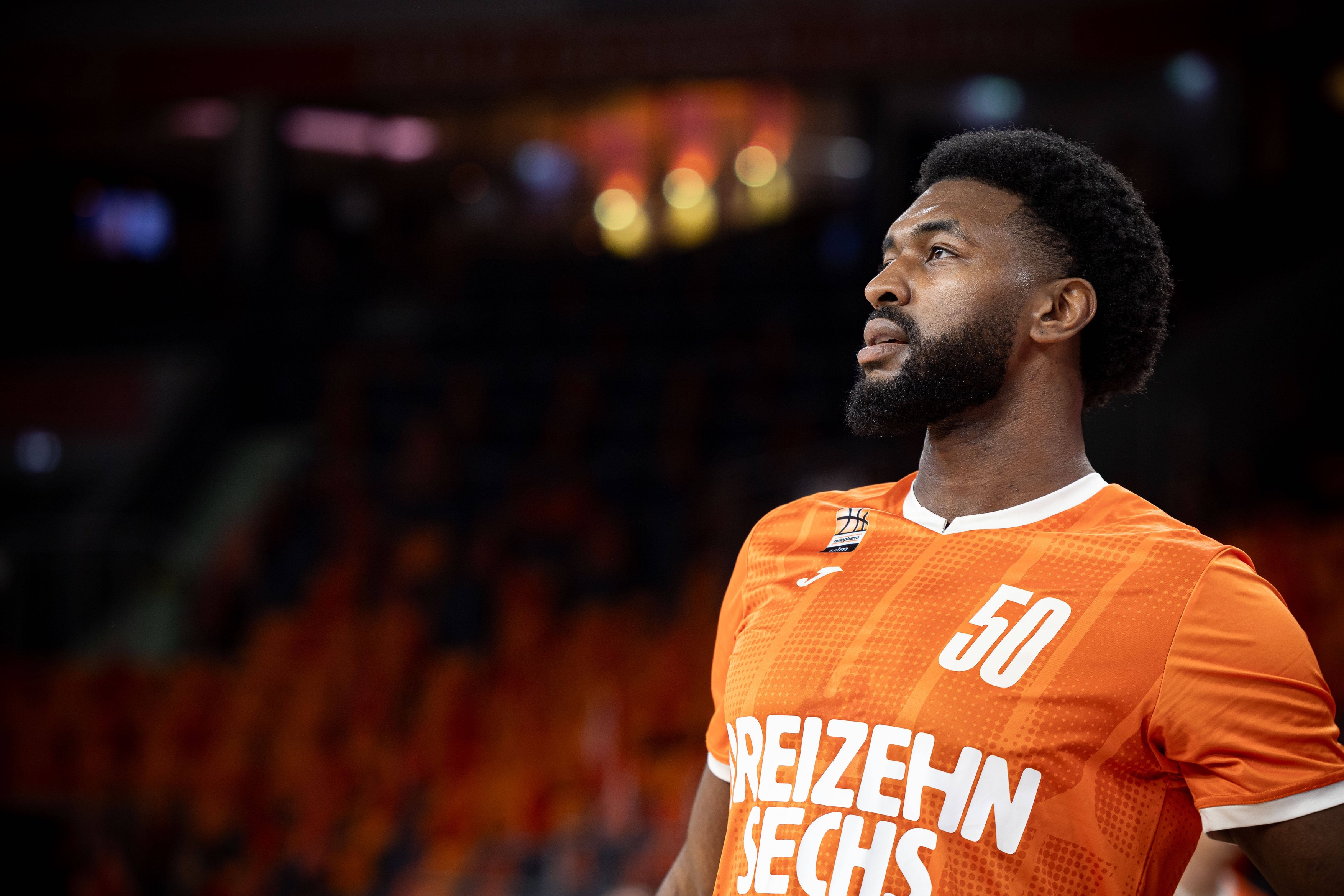 Zvezda i Partizan naciljali istog košarkaša, dominirao cele sezone u reketu kod srpskog trenera