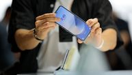 Kako Apple i Samsung pristupaju generativnoj veštačkoj inteligenciji na različite načine