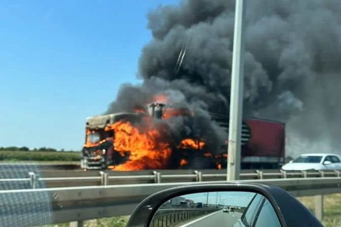 gori kamion, zapalio se kamion, auto-put, požar