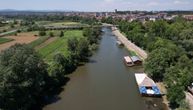 Kraljevčani imaju svoje more: Obale reke Ibar vrve od naroda tokom ovih paklenih vrućina