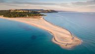 Tokom zime gotovo nestane, ali je leti to jedna od najlepših plaža na Halkidikiju: Uvek ima drugačiji oblik