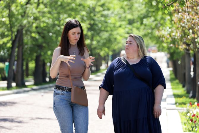 debela žena, mršava žena debela žena, mršava žena