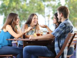 prijatelji, smeh, osmeh, lepo vreme, horoskop