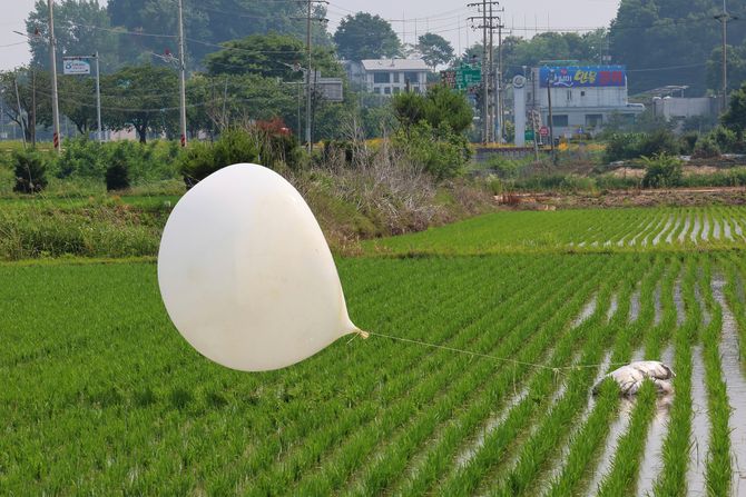 Severna Koreja Južna Koreja balon