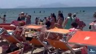 Žene se potukle na popularnoj plaži pred decom: Čupale se za kosu i vrištale, jedva ih razdvojili