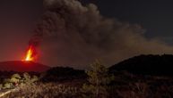 Eruptirala Etna, izbacuje vruć pepeo i lavu: Otkazani svi letovi na Siciliji