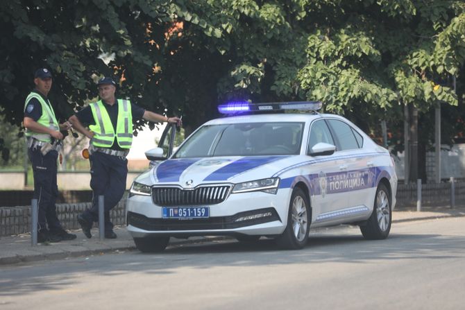 Policija na ulazu u Loznicu