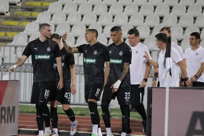 FK Napredak - FK Partizan