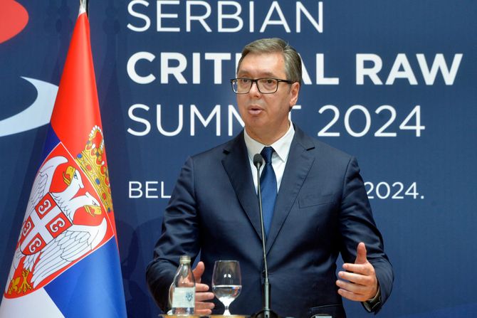 Aleksandar Vučić, Olaf Šolc