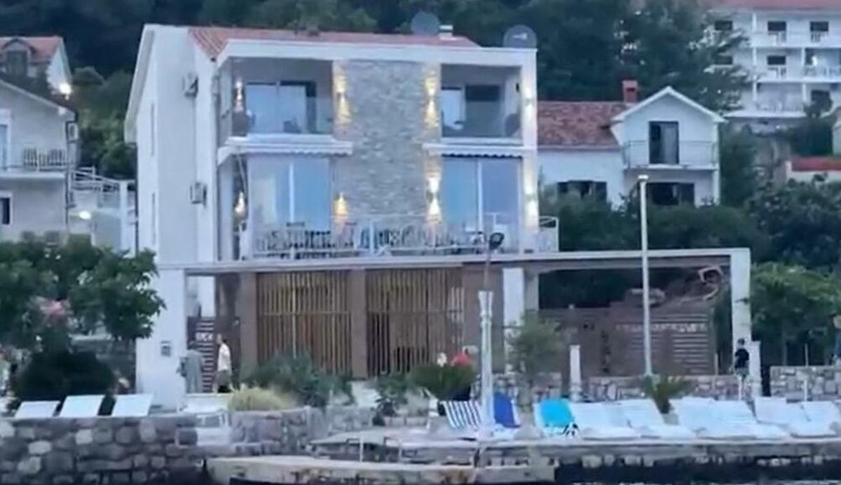 Baošići u plamenu, evakuisano nekoliko kuća: U žarištu požara u CG, folker ima vilu: Nedavno dao 200.000€