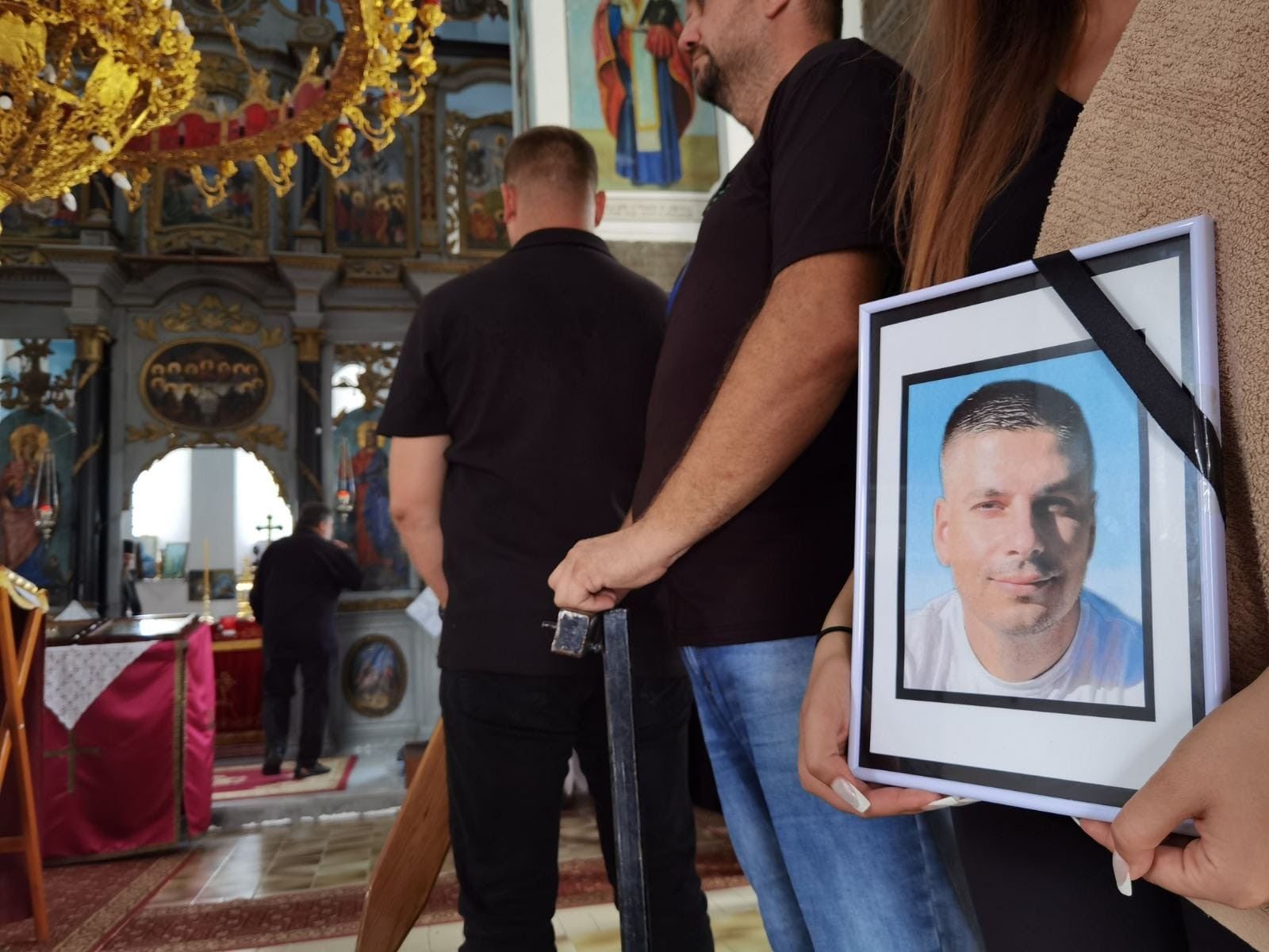 "Mučki ubijen braneći svoju zemlju": Ministar Dačić povodom godišnjice ubistva policajca Nikole Krsmanovića