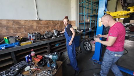 Bejta Šehić, automehaničarka