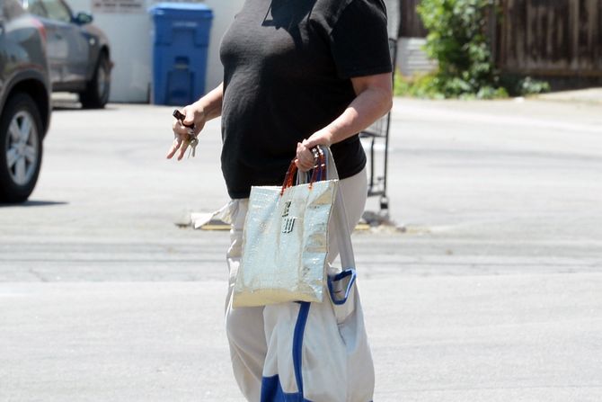 Nikol Egert Nicole Eggert Nikol Egert Nicole Eggert