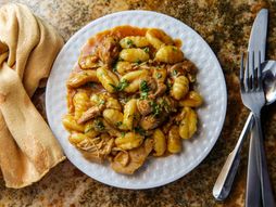 paprikaš, paprikaš sa njokama, njoke, ručak, pileći paprikaš