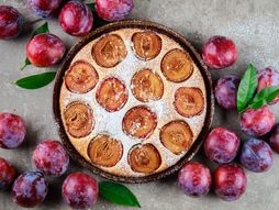 kolač sa šljivama, kolač, poslastica, šljive