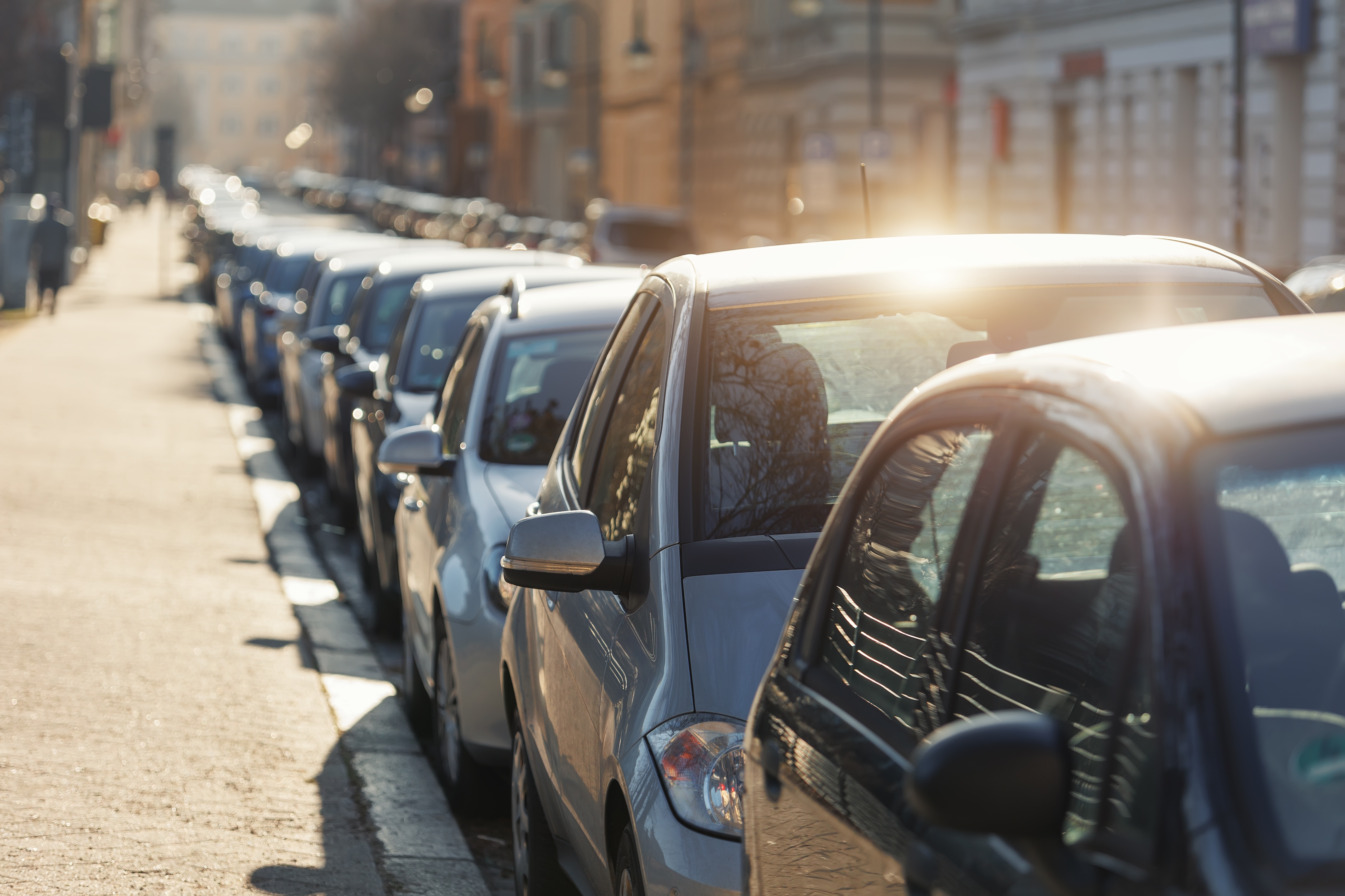 Šok na letovanju: Ovde parking košta 2.340 dinara na sat, a dnevna karta ide do neverovatnih 29.000 dinara!