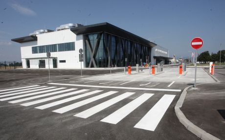 NIŠ AERODROM PREDSEDNIK