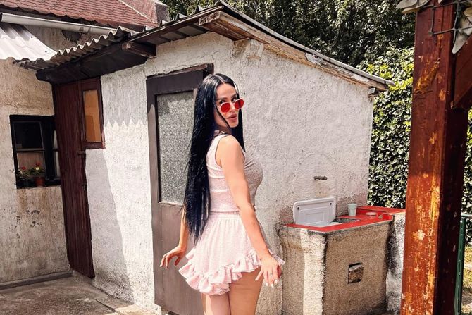 Indira Aradinović Indi Indira Aradinović Indi