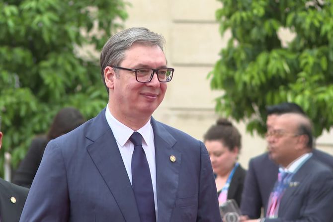 Pariz Aleksandar Vučić