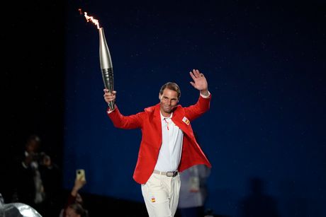 Rafael Nadal, baklja, otvaranje, ceremonija otvaranja, Olimpijske igre 2024, Pariz