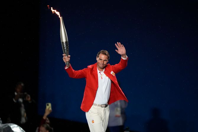 Rafael Nadal, baklja, otvaranje, ceremonija otvaranja, Olimpijske igre 2024, Pariz